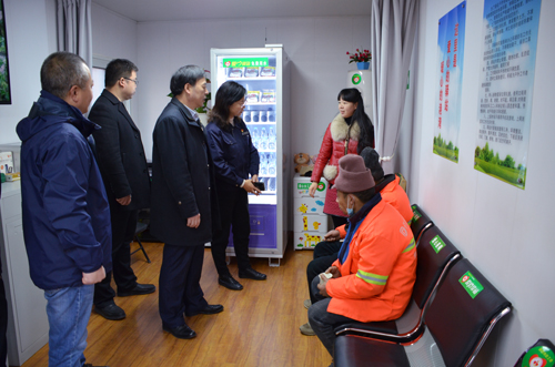 十八個(gè)公交愛心驛站建成投用 市總工會(huì)領(lǐng)導(dǎo)親臨集團(tuán)檢查指導(dǎo)后高度評價(jià)